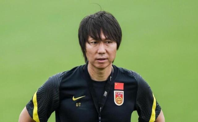 九游娱乐官网-严益唯：中国足球的决策悖论